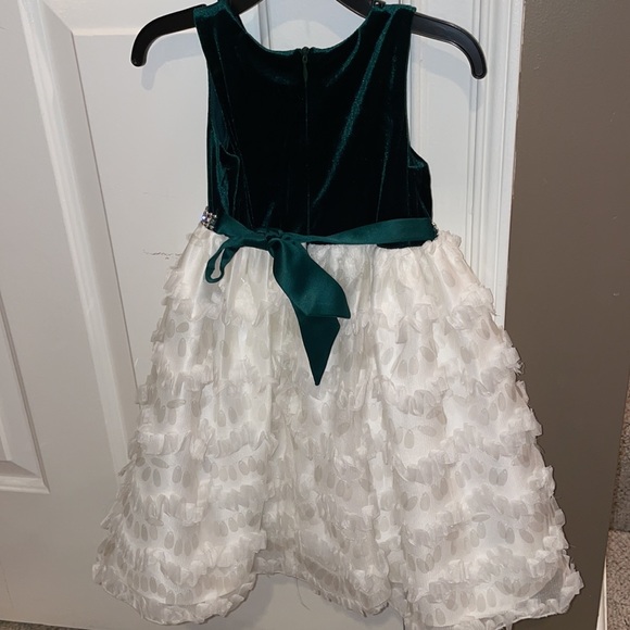 2T Girl’s Holiday Dress - Picture 3 of 5